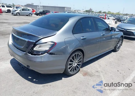 2020 Mercedes-Benz C 300 z USA, uszkodzony, nr VIN 55SWF8DB0LU322984